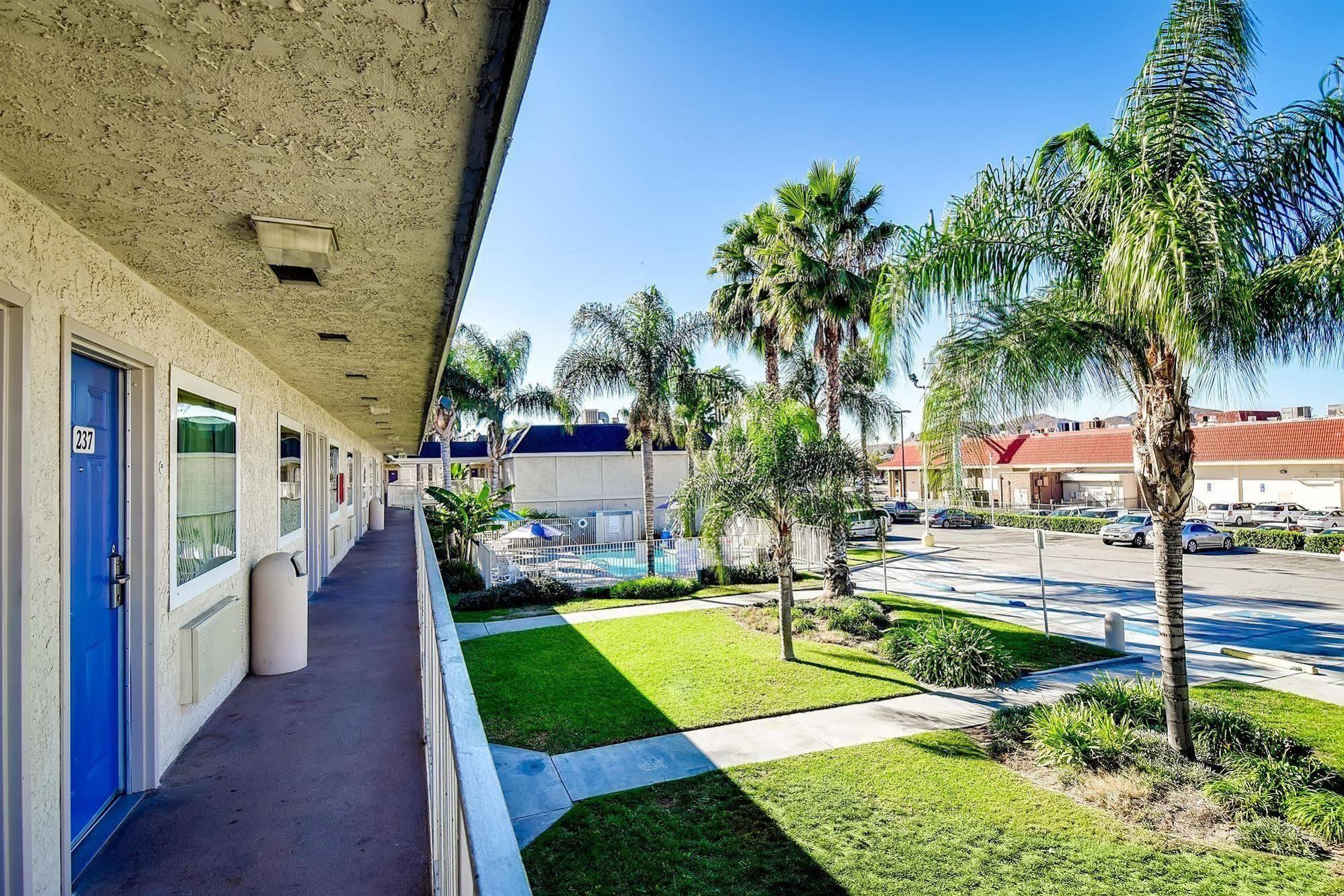 Motel 6-Riverside, Ca - South Eksteriør billede