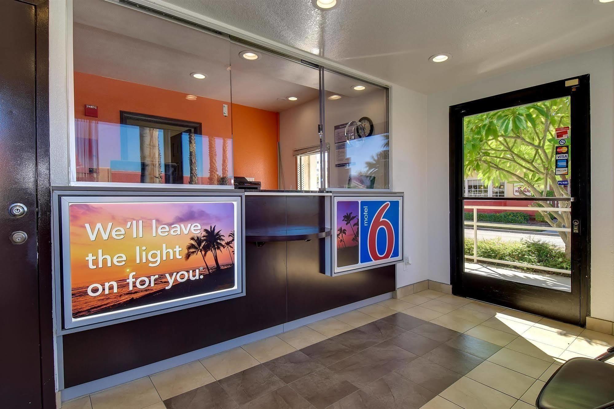Motel 6-Riverside, Ca - South Eksteriør billede