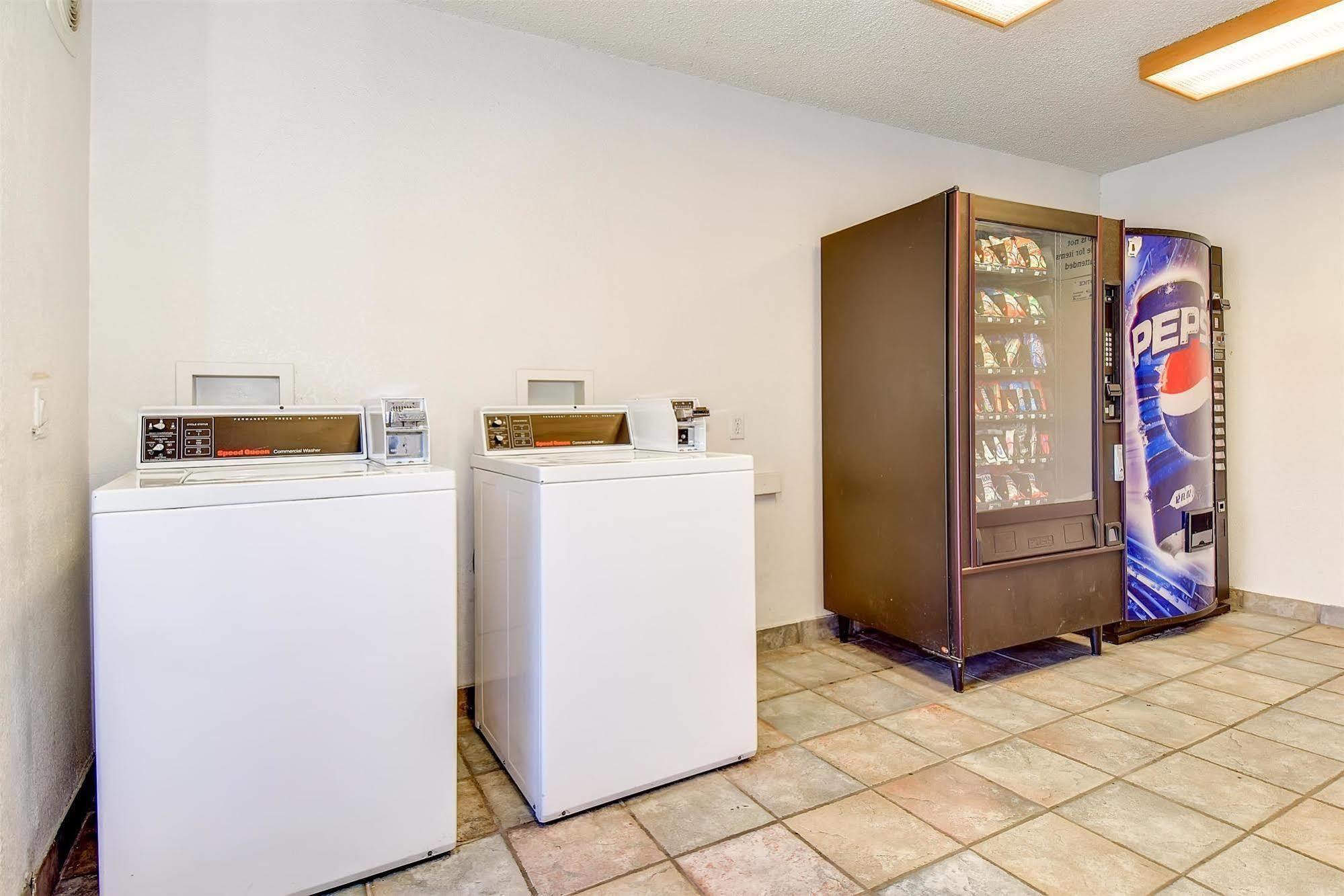 Motel 6-Riverside, Ca - South Eksteriør billede